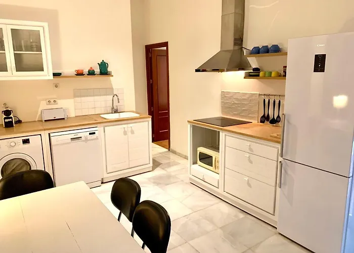 Recaredo Apartments